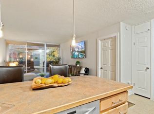 909 Logan St APT 2J, Denver, CO 80203