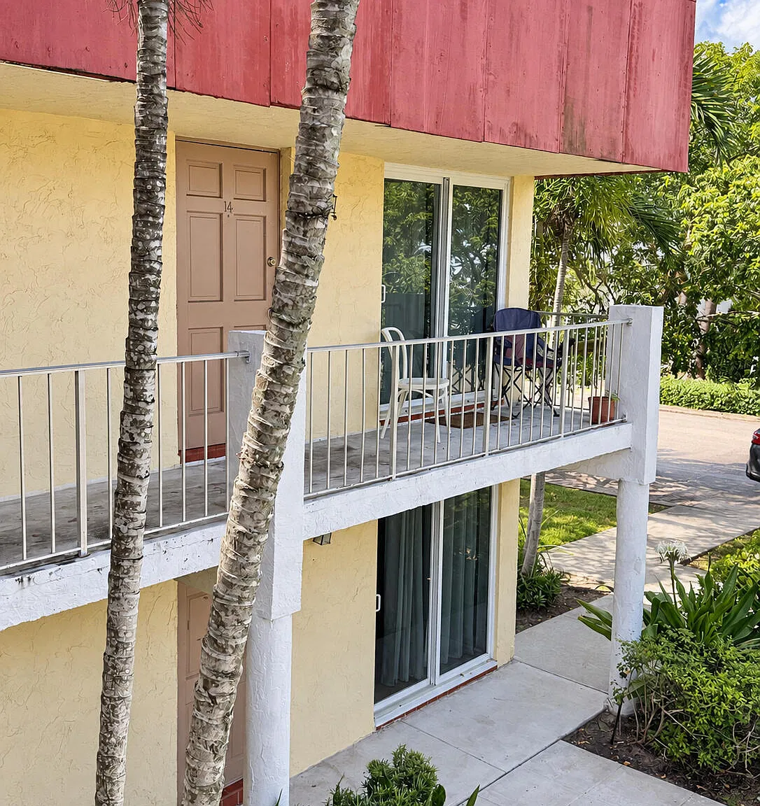 2 bed, 1.0 bath, 736 sqft, $2,000 — Photo 2