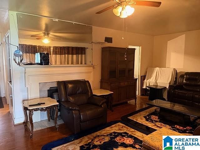 Listing photo 4
