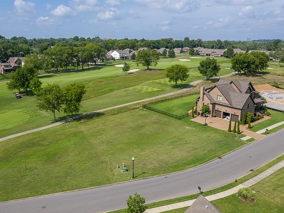 4th image of 1514 Foxland Blvd