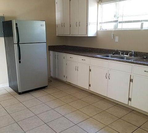 5th image of 935 Crawford Dr