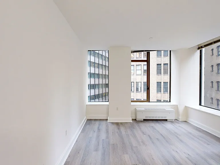 10 Hanover Square — Photo 168
