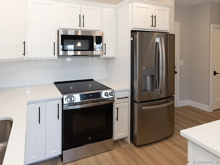 300 Harbour Close #B-34 — Photo 11