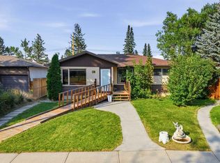 20 Rossburn Cres SW, Calgary, AB T3C 2N5