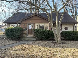 1101 Granville Ave, Park Ridge, IL 60068