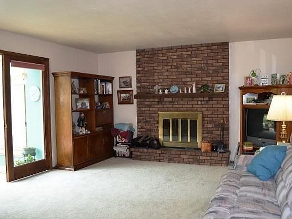 2nd image of 10703 N Hollyhock Ct