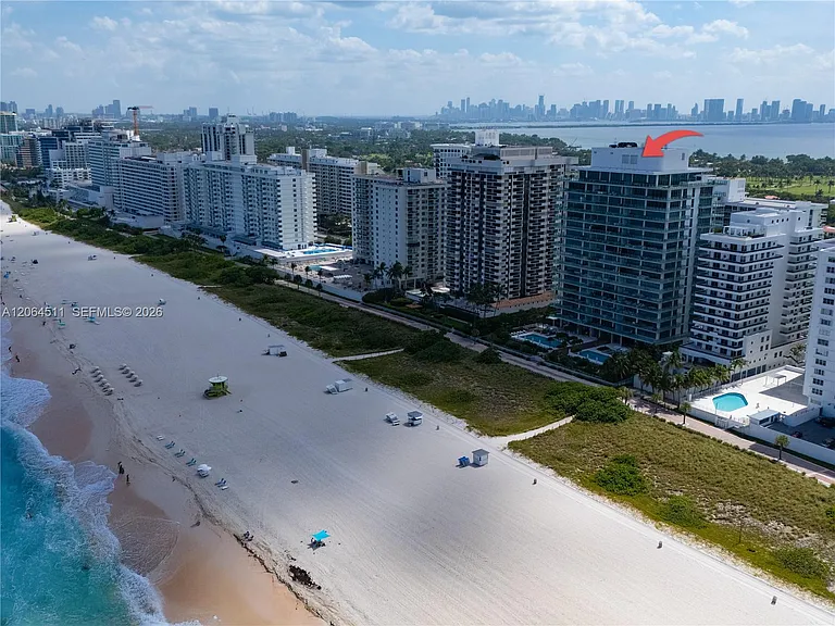 5775 Collins Ave #405 — Photo 2