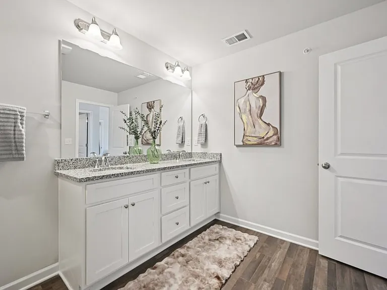 423 Lanier Cir — Photo 28