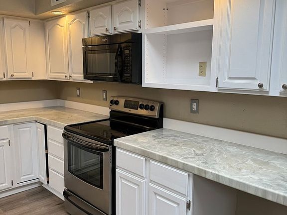 5th image of 2922 Bonita Ln