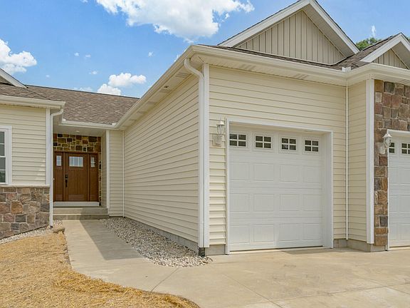 3rd image of 205 Ridgeview Dr