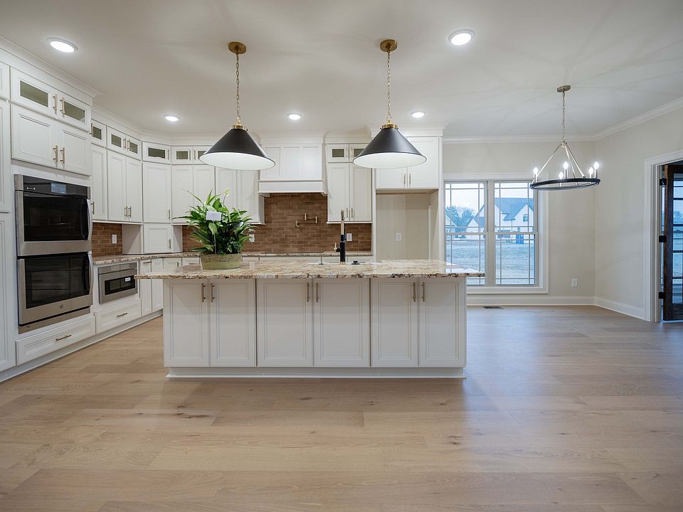2nd image of 2713 Holly Springs Dr