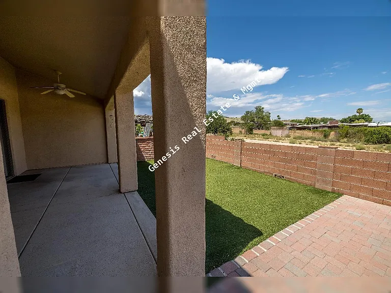 606 W Woodfield Ct — Photo 28