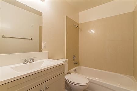 5th image of 105 Wilbur Ave APT 17