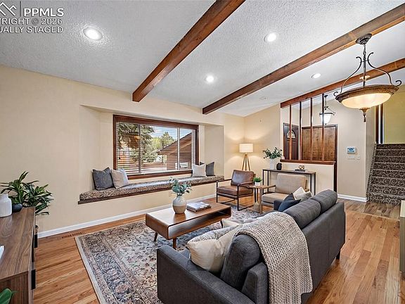 4th image of 2420 Heatherdale Dr