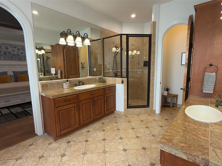 15206 Kevin Ln — Photo 10