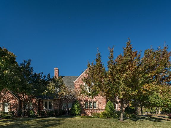 3rd image of 308 Stonington Ln