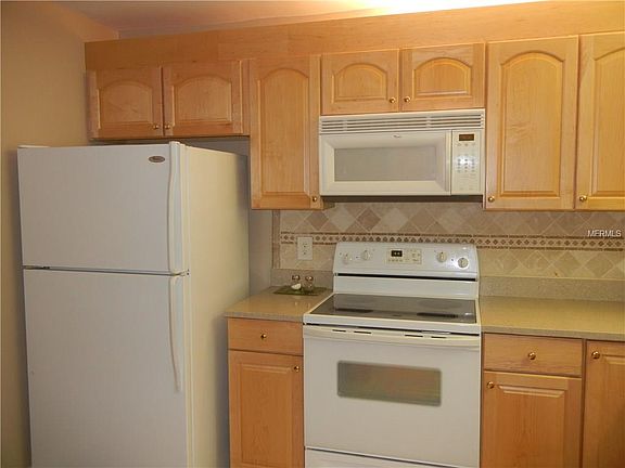 4th image of 100 Bluff View Dr APT 111A