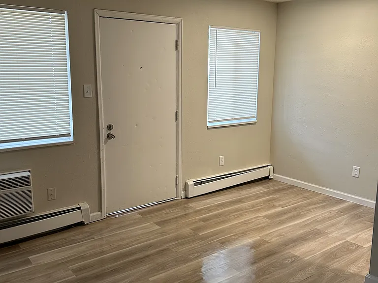 3605 S Knox Ct — Photo 12