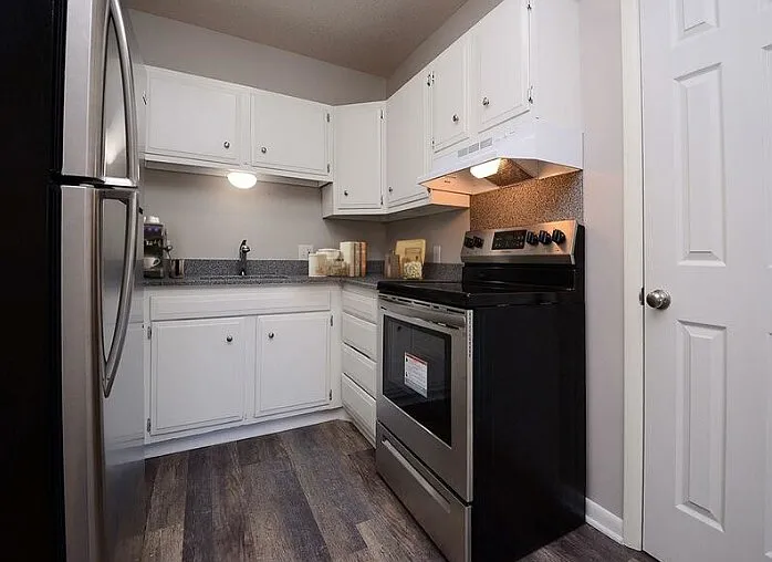 305 North 6th Street — Photo 2