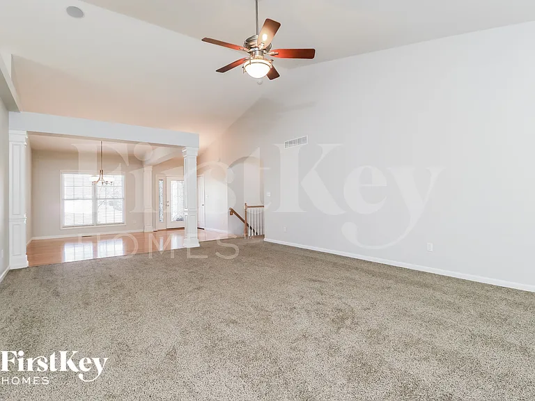 2 Stonecroft Ct — Photo 3