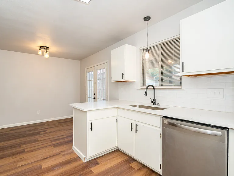 731 Garden Meadow Dr — Photo 10