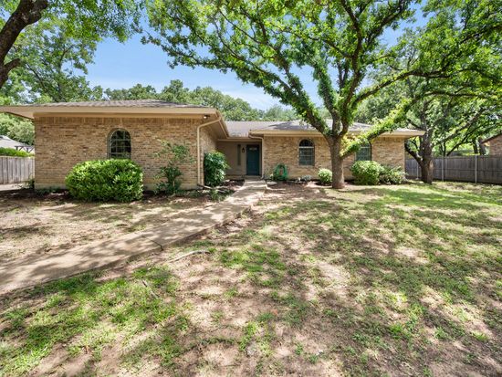 5711 Trail Lake Dr, Arlington, TX 76016