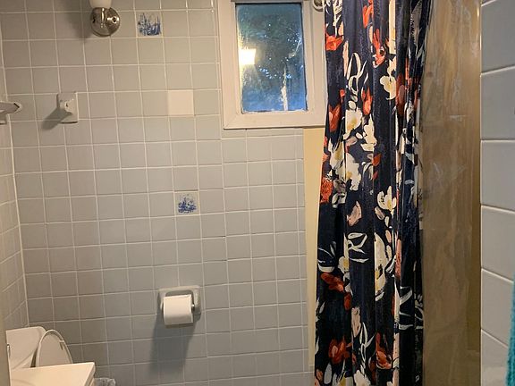 3rd image of 887 22nd Ave SE #2