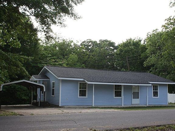 4th image of 105 Massey St