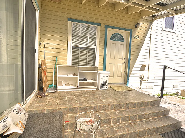 3808 Whittle Ave — Photo 3