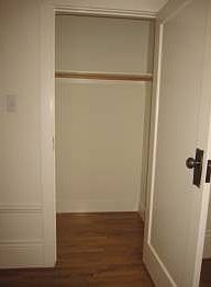 5th image of 1000 Oak St APT 8