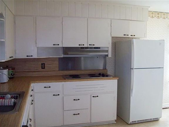5th image of 734 Vivian Dr
