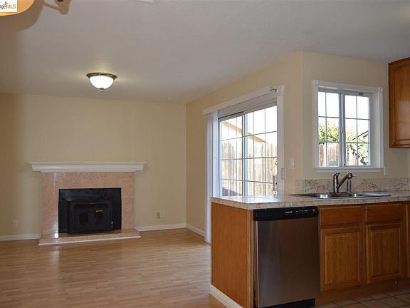 5th image of 367 Oceana Dr