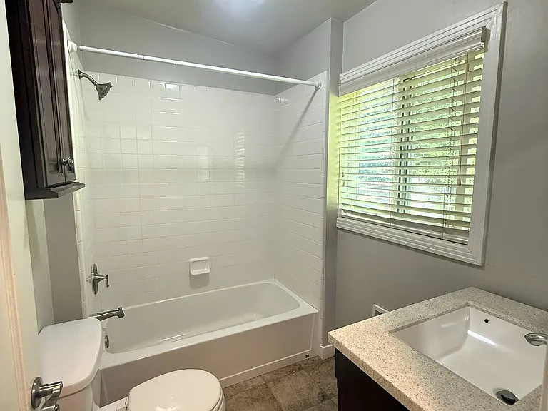 165 California St #4 — Photo 11