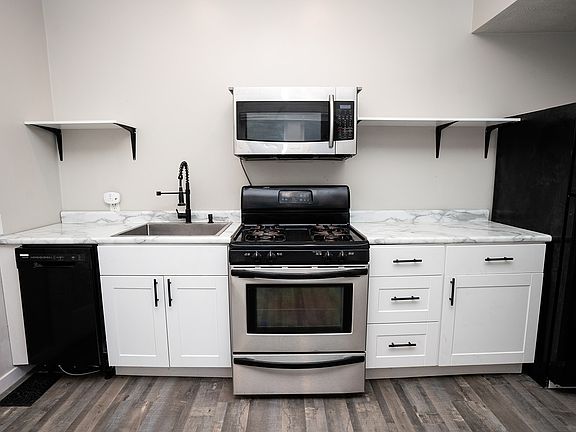 2nd image of 840 S Ironwood Dr #4