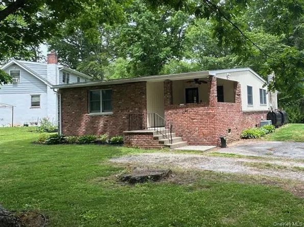 15 Roanoke Road, Patterson, NY 12563