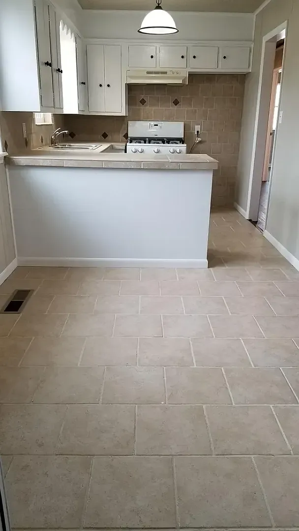Cozy Remodeled 3 Bedroom in Owasso — Photo 4