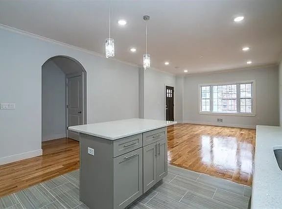 4th image of 170 Webster Ave #1