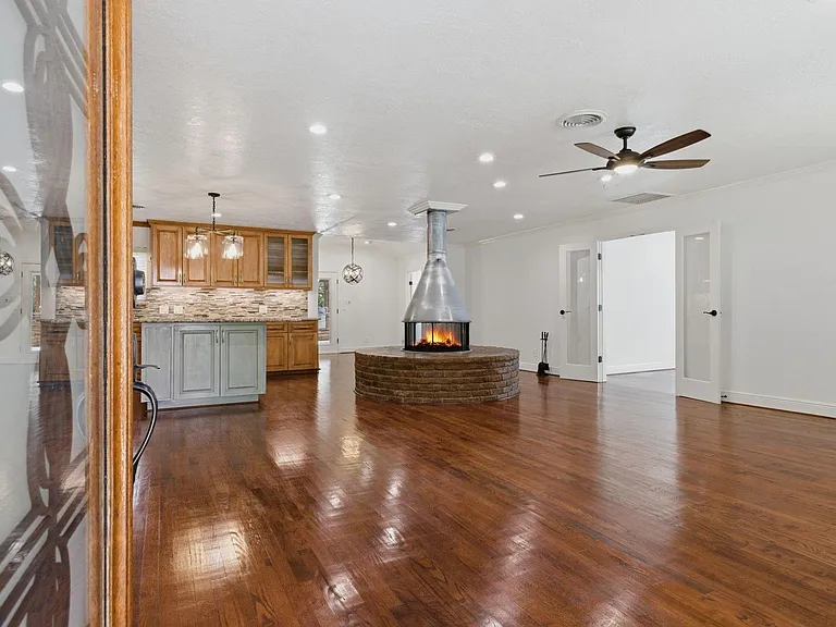 1320 Woodvine Dr — Photo 14