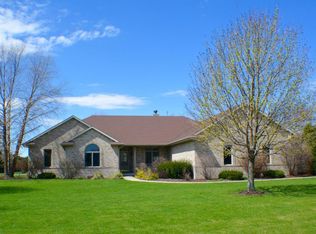 N1011 Encore Dr, Walworth, WI 53184