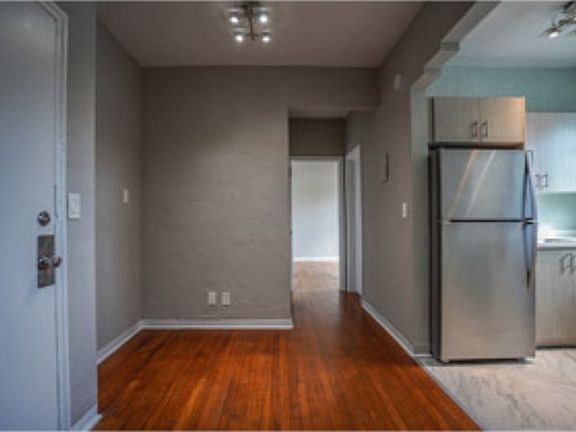 4th image of 715 Michigan Ave APT 7