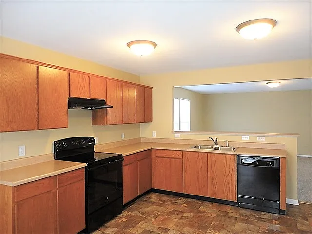 3126 Hurst St — Photo 2