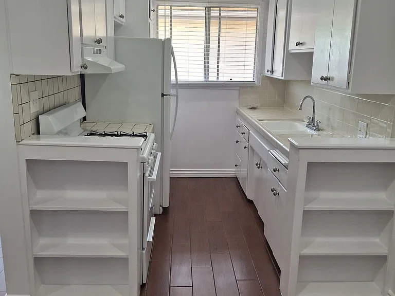 1756 N Gramercy Pl #5 — Photo 11