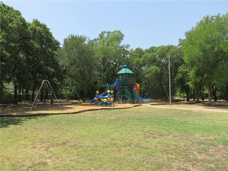 2nd image of 1008 Evandale Rd