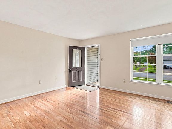 5th image of 2030 Clover Mill Rd