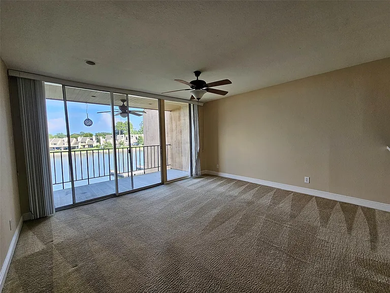 12600 Melville Dr #321B — Photo 17
