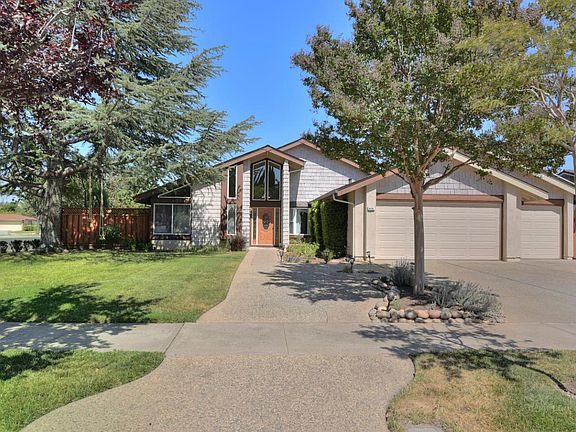 2nd image of 6458 Oakcrest Dr