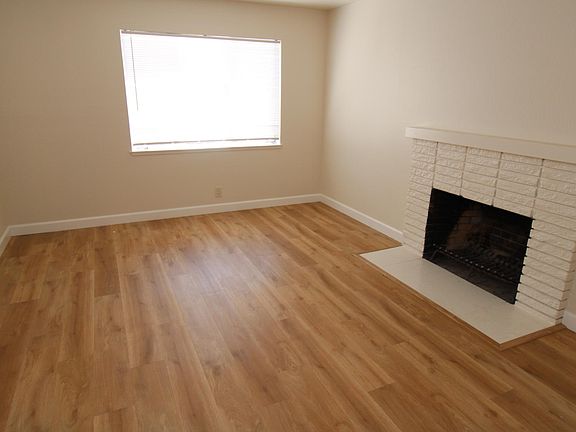 5th image of 313 Dunster Dr