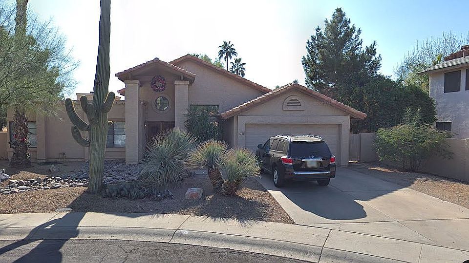 1st image of 123 W Myrna Ln