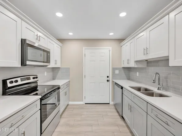 10707 INDIES Drive N, Jacksonville, FL 32246