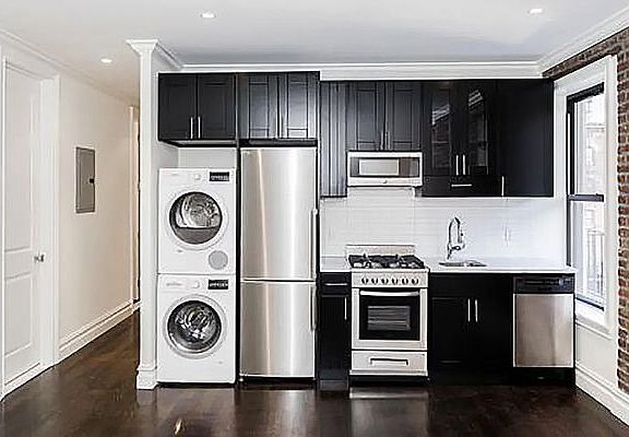 2nd image of 170 W 83rd St APT 2E